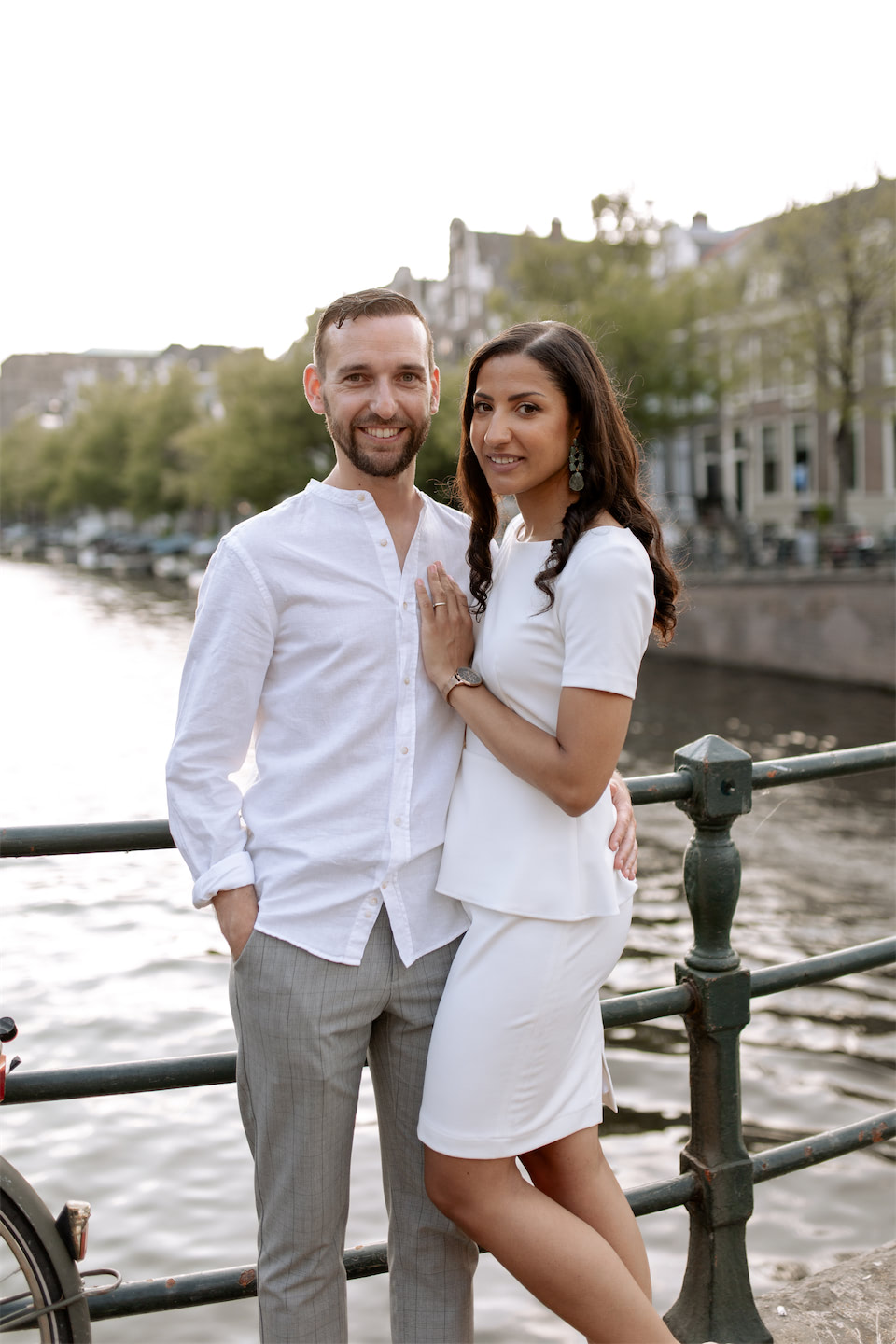 Thaïsa en Roy leggen mooie herinneringen vast tijdens hun loveshoot in Amsterdam